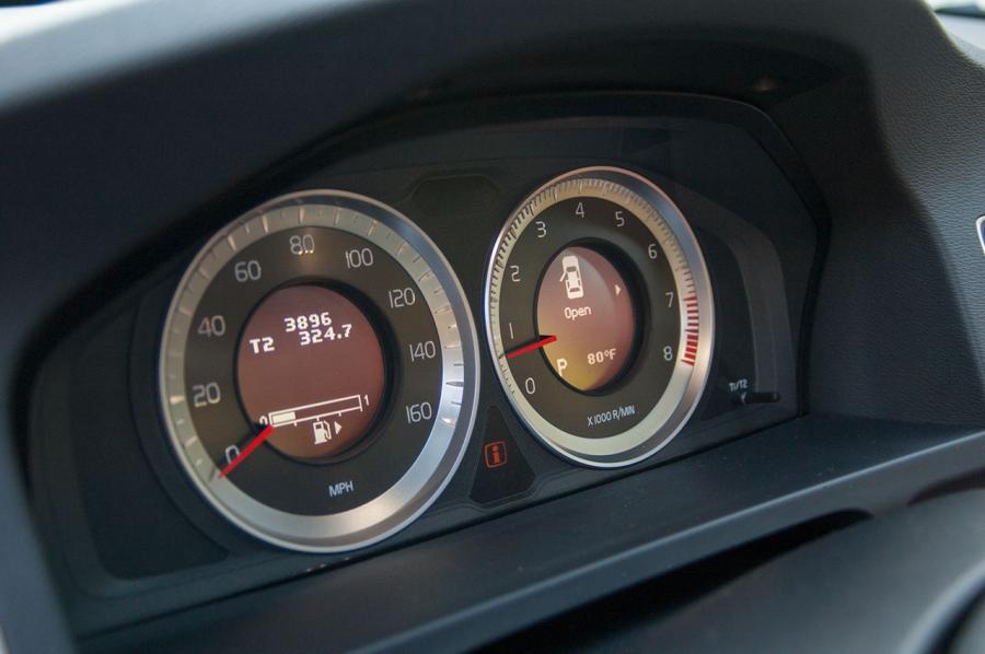  Volvo S60 T5 AWD 2012 года  (фото 4 из 11)